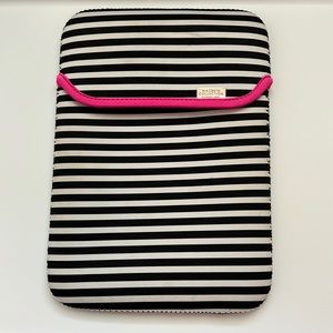 Macbeth Collection iPad sleeve